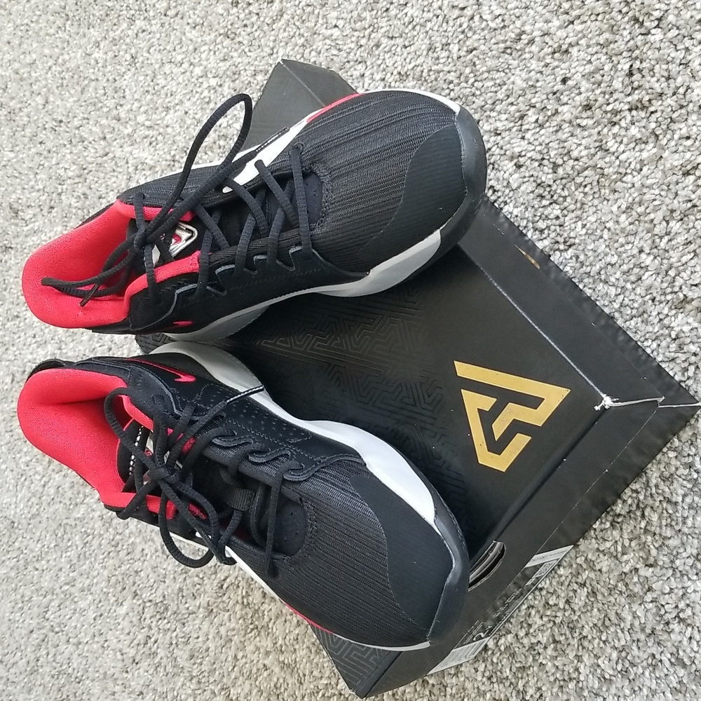 Nike kids/youth Freak 2 shoe. Size 2y